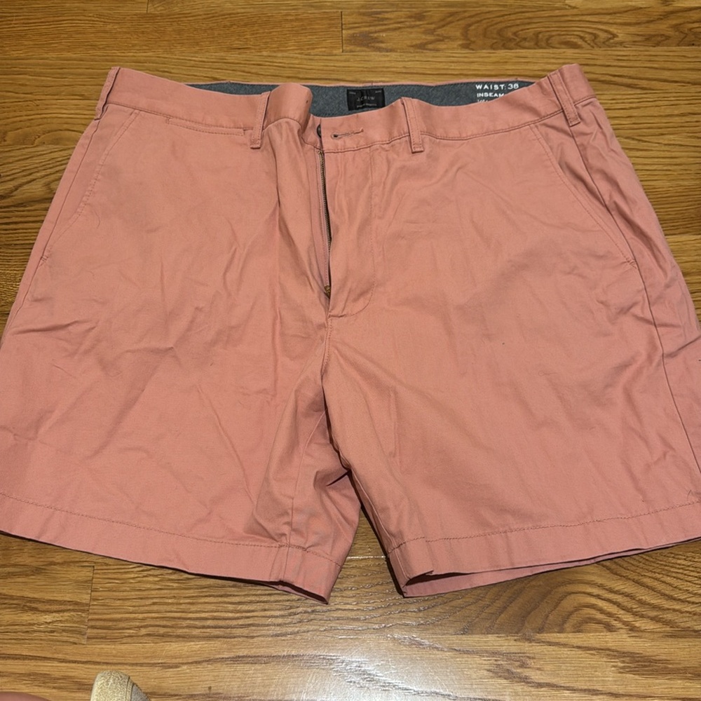 J. Crew Classic Short size 38 W, 7”